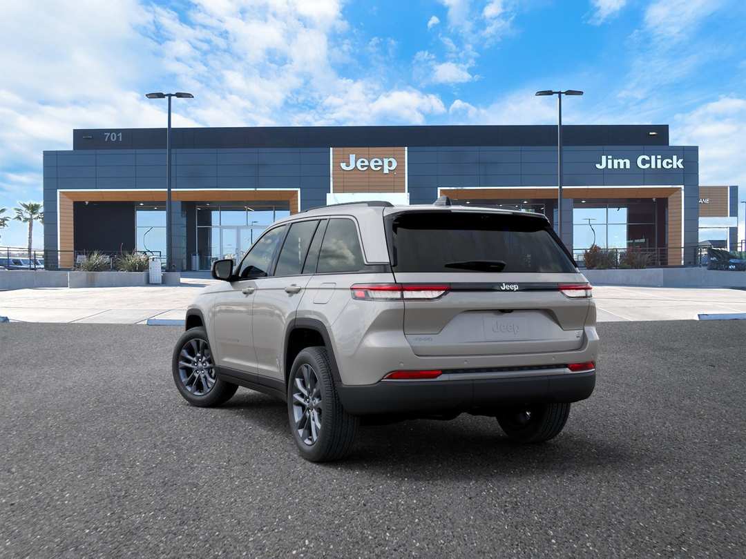 2026 Jeep Grand Cherokee 85th Anniversary Edition - Image 3
