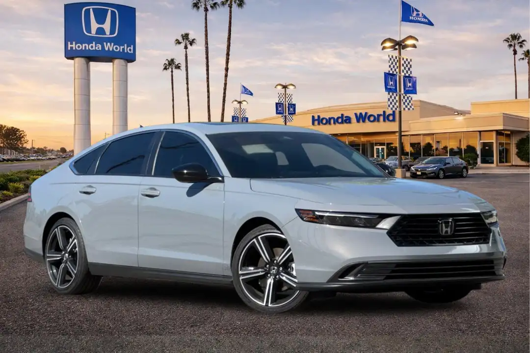 2025 Honda Accord Hybrid Sport - Image 2