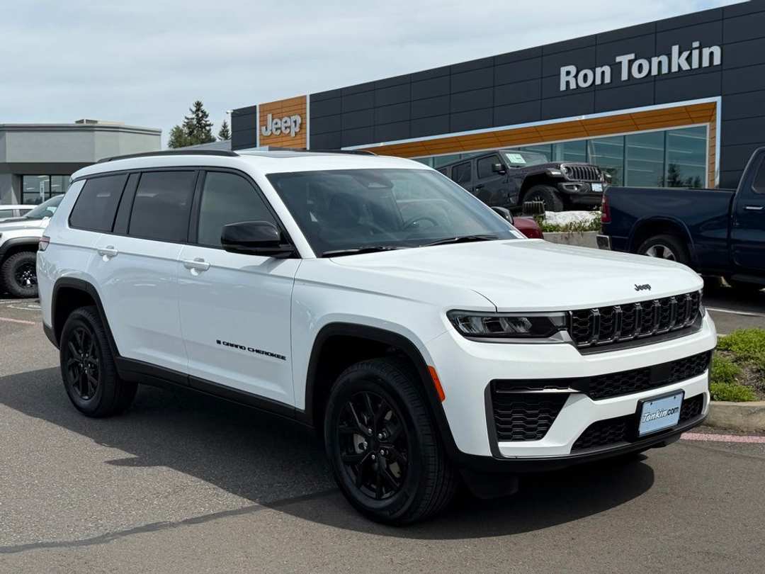 2026 Jeep Grand Cherokee L Altitude - Image 2