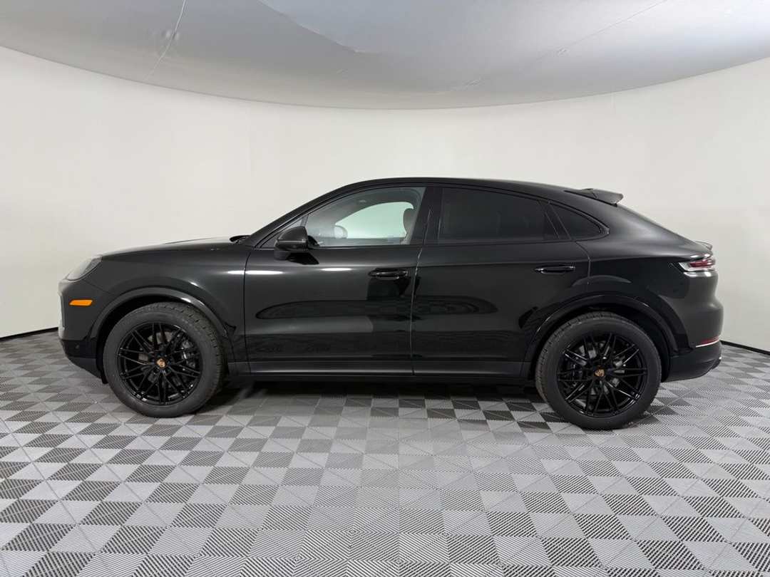 2026 Porsche Cayenne - Image 2