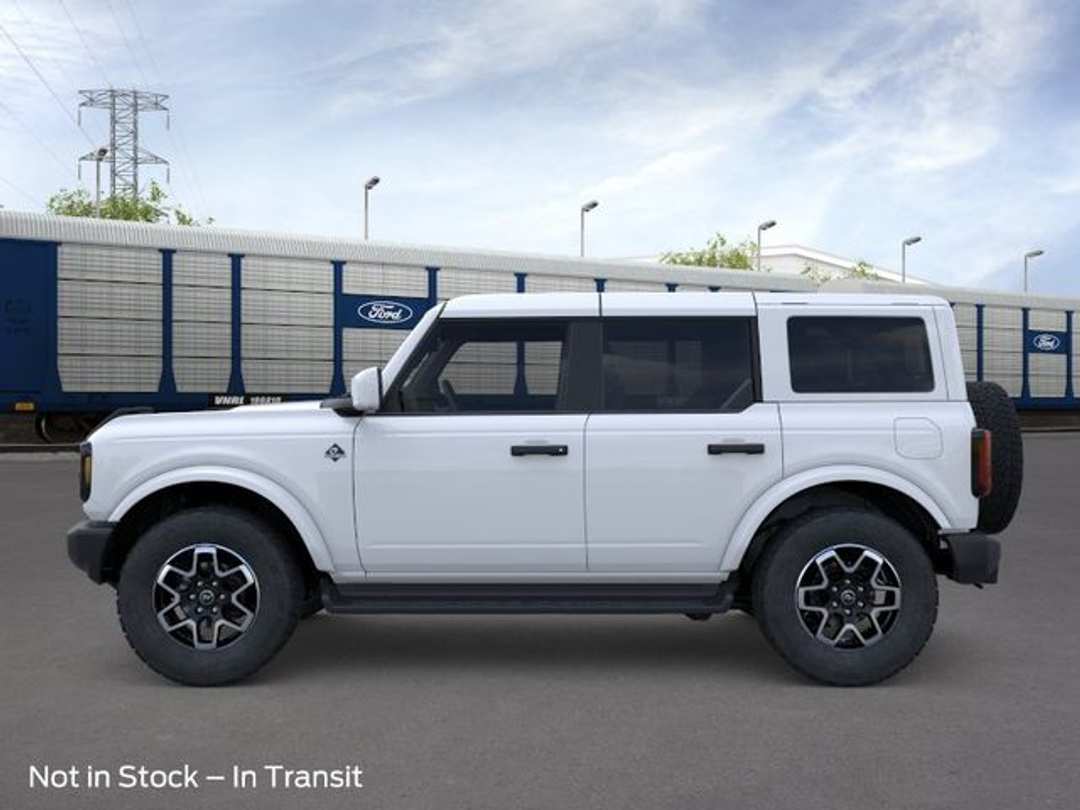 2026 Ford Bronco Outer Banks - Image 3