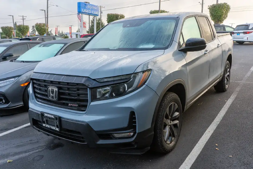 2023 Honda Ridgeline Sport - Image 3