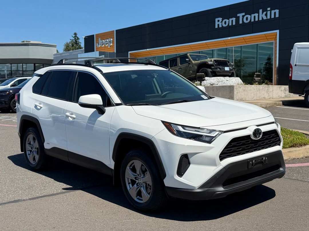 2025 Toyota Rav4 Hybrid XLE - Image 2
