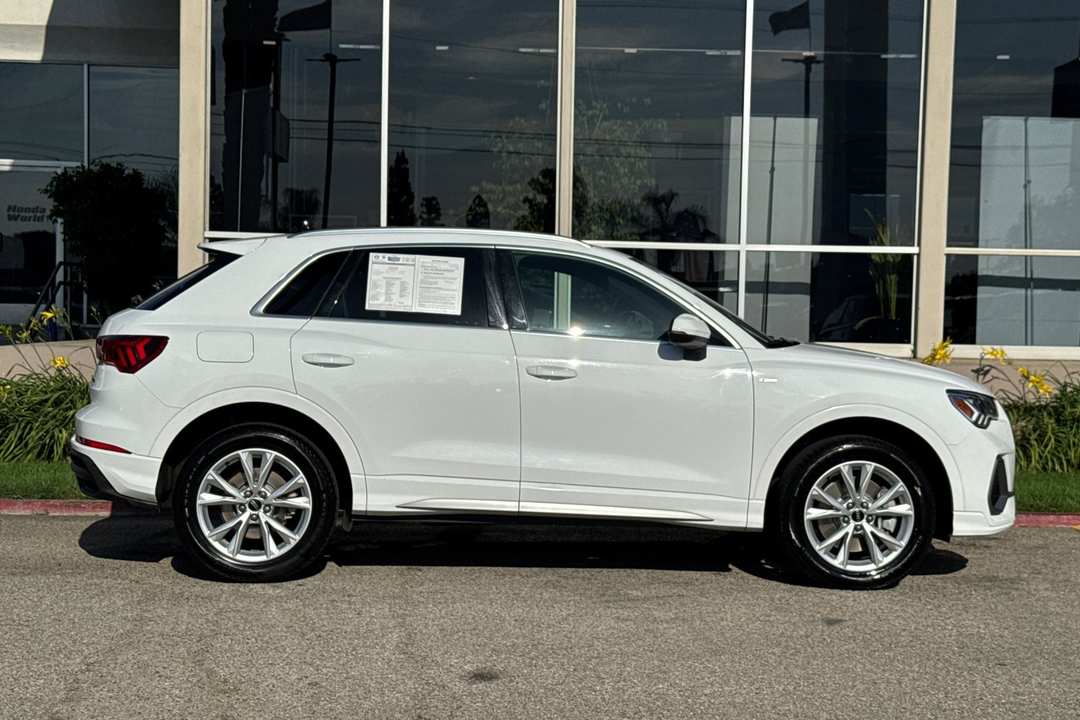 2024 Audi Q3 Premium - Image 3