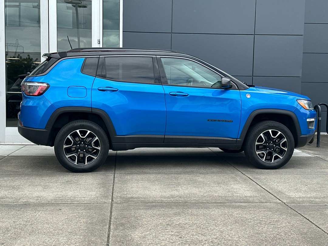2020 Jeep Compass Trailhawk - Image 2