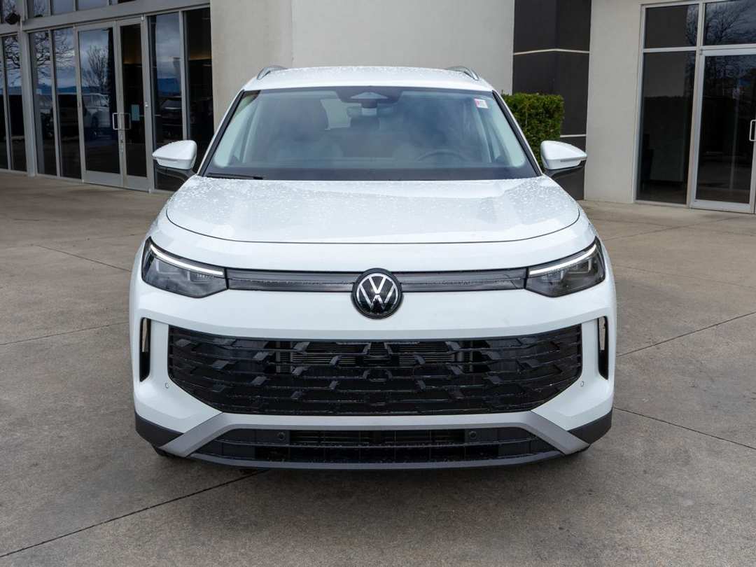 2025 Volkswagen Tiguan 2.0T S - Image 3