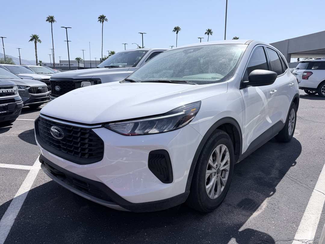 2023 Ford Escape Active - Image 2