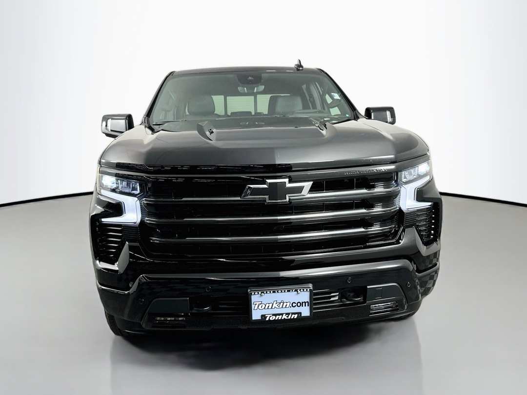 2026 Chevrolet Silverado 1500 High Country - Image 2