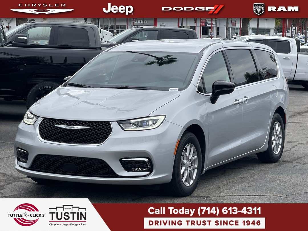 2026 Chrysler Pacifica Select - Image 3