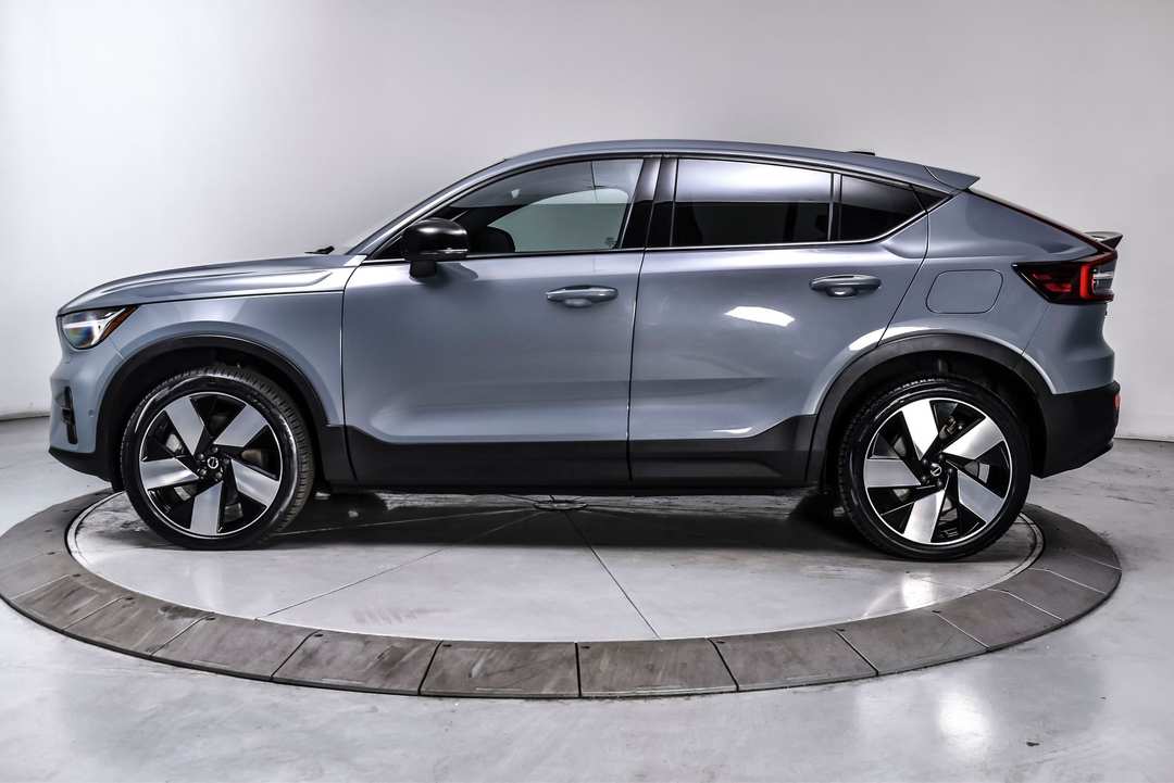 2023 Volvo C40 Recharge Pure Ultimate - Image 3
