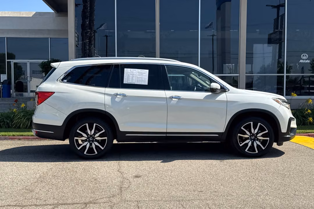 2019 Honda Pilot Touring - Image 3