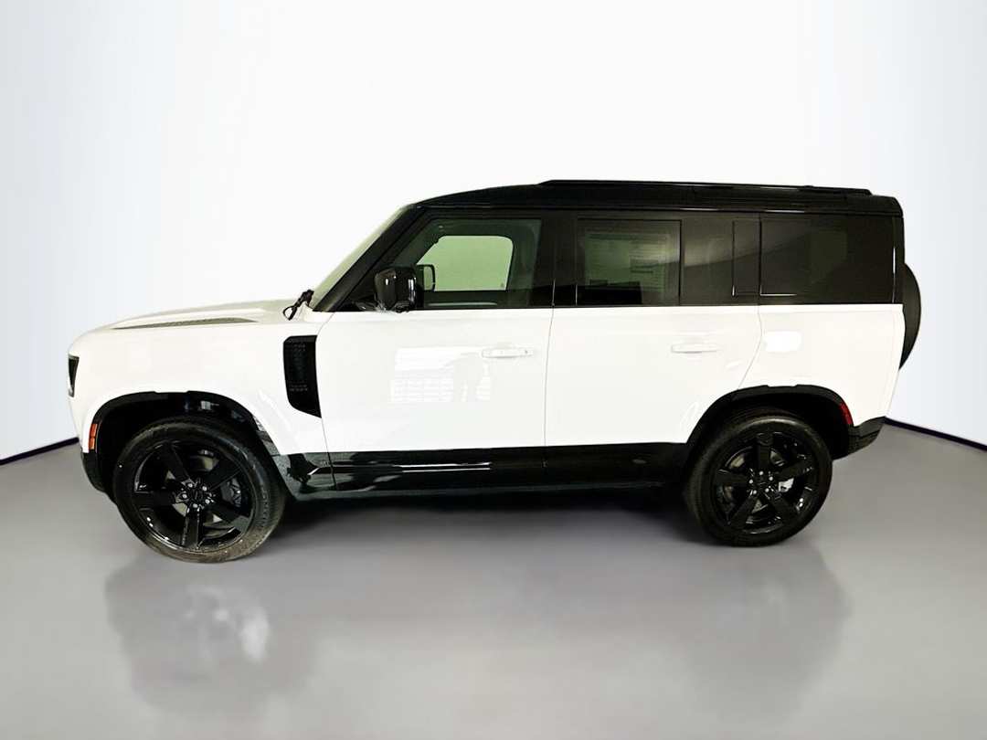 2026 Land Rover Defender 110 XDynamic SE - Image 2