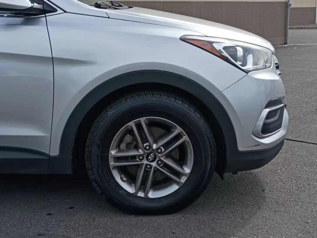 2018 Hyundai Santa Fe Sport 2.4 Base - Image 2