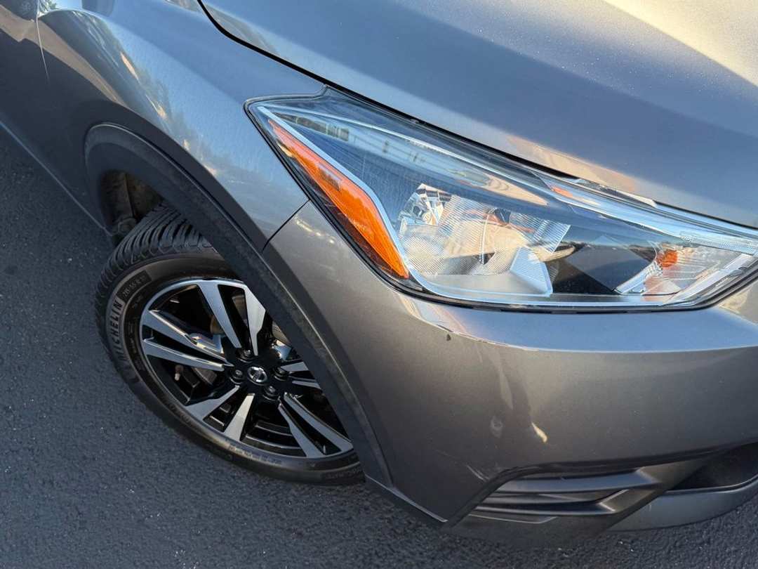 2019 Nissan Kicks SV - Image 2