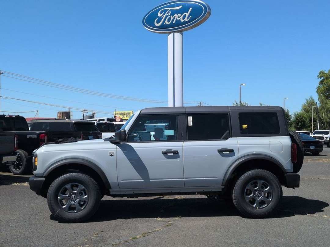 2026 Ford Bronco Big Bend - Image 2