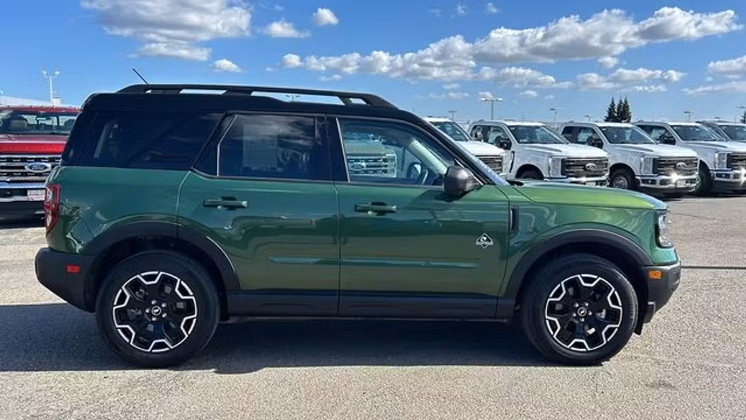 2025 Ford Bronco Sport Outer Banks - Image 2