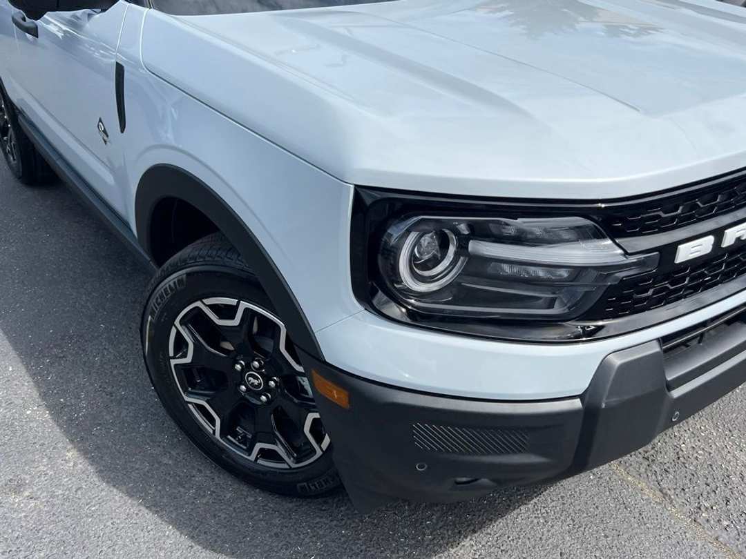 2026 Ford Bronco Sport Outer Banks - Image 2