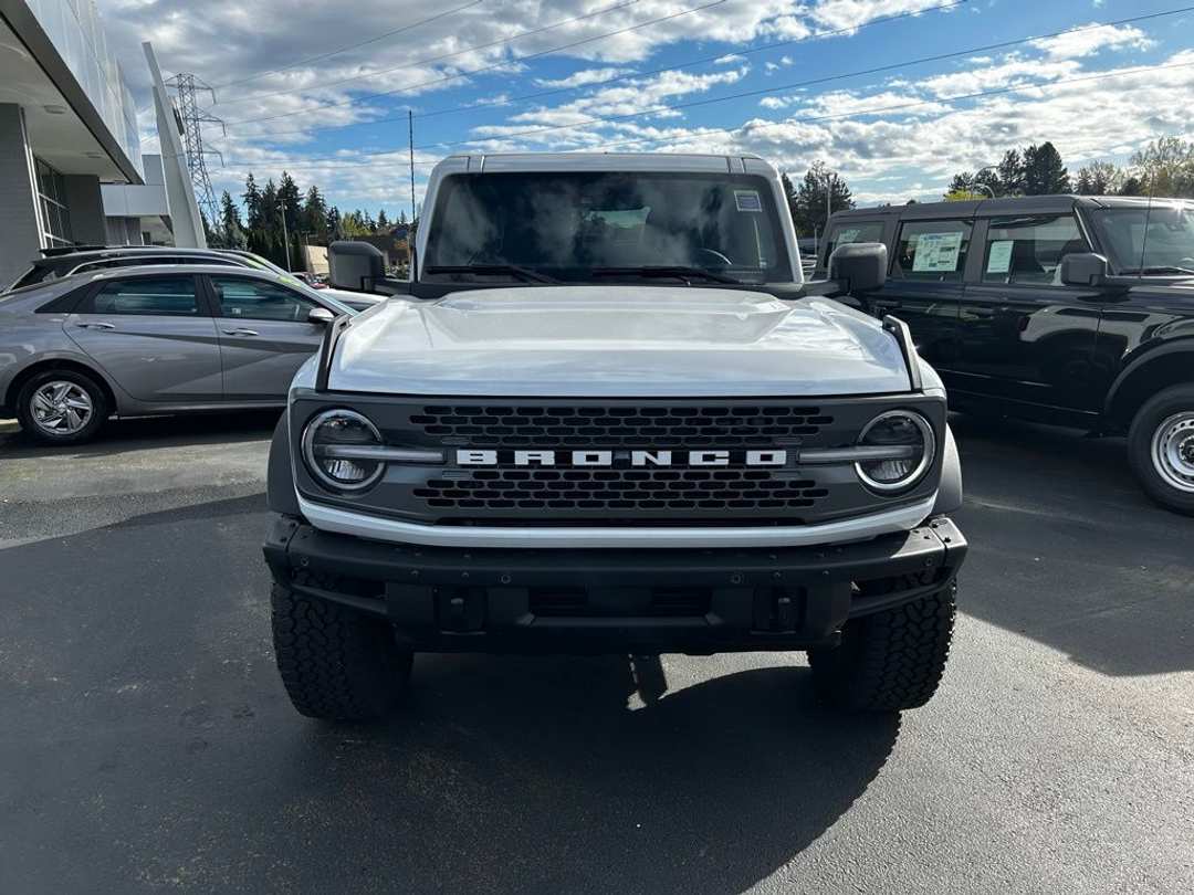 2026 Ford Bronco Badlands - Image 3