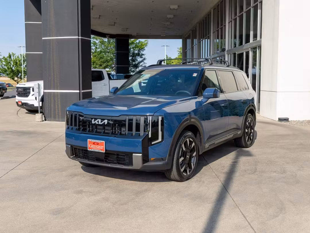 2027 Kia Telluride S - Image 3