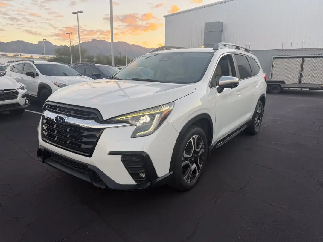 2023 Subaru Ascent Limited - Image 3