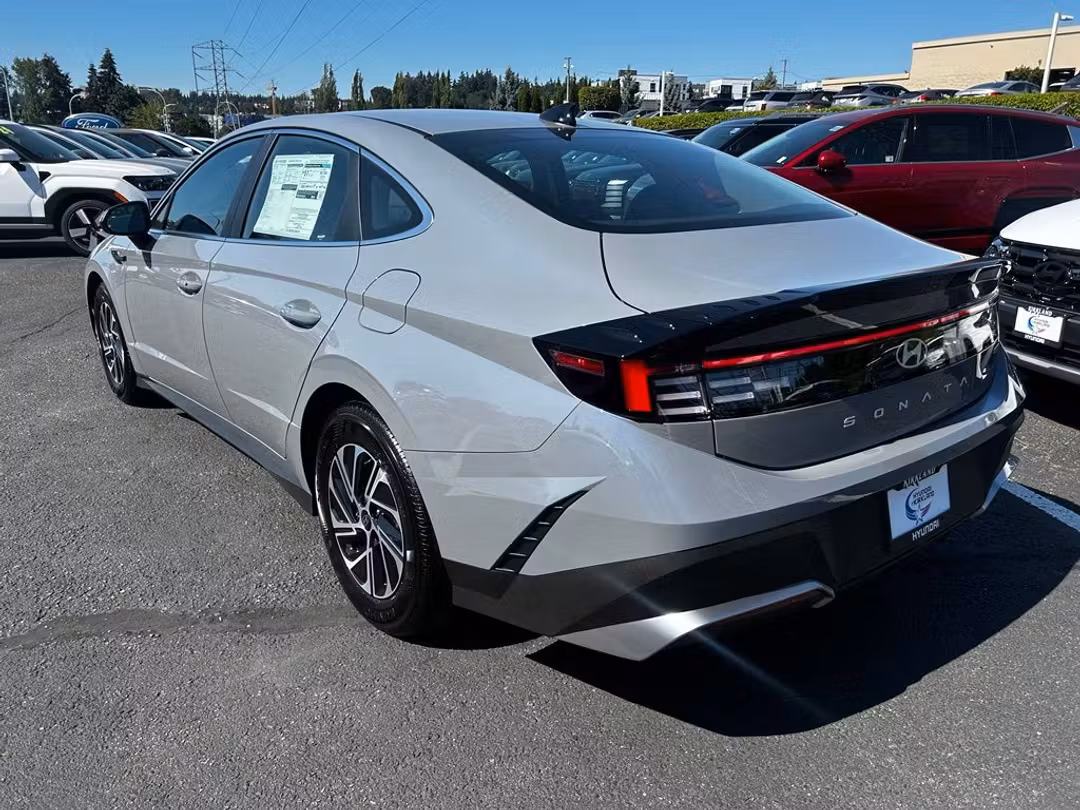 2026 Hyundai Sonata Hybrid Blue - Image 3