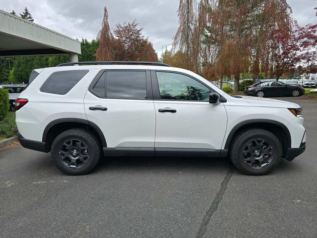 2024 Honda Pilot TrailSport - Image 3