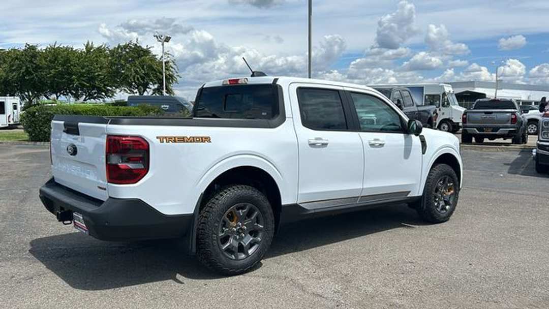 2026 Ford Maverick Tremor - Image 3