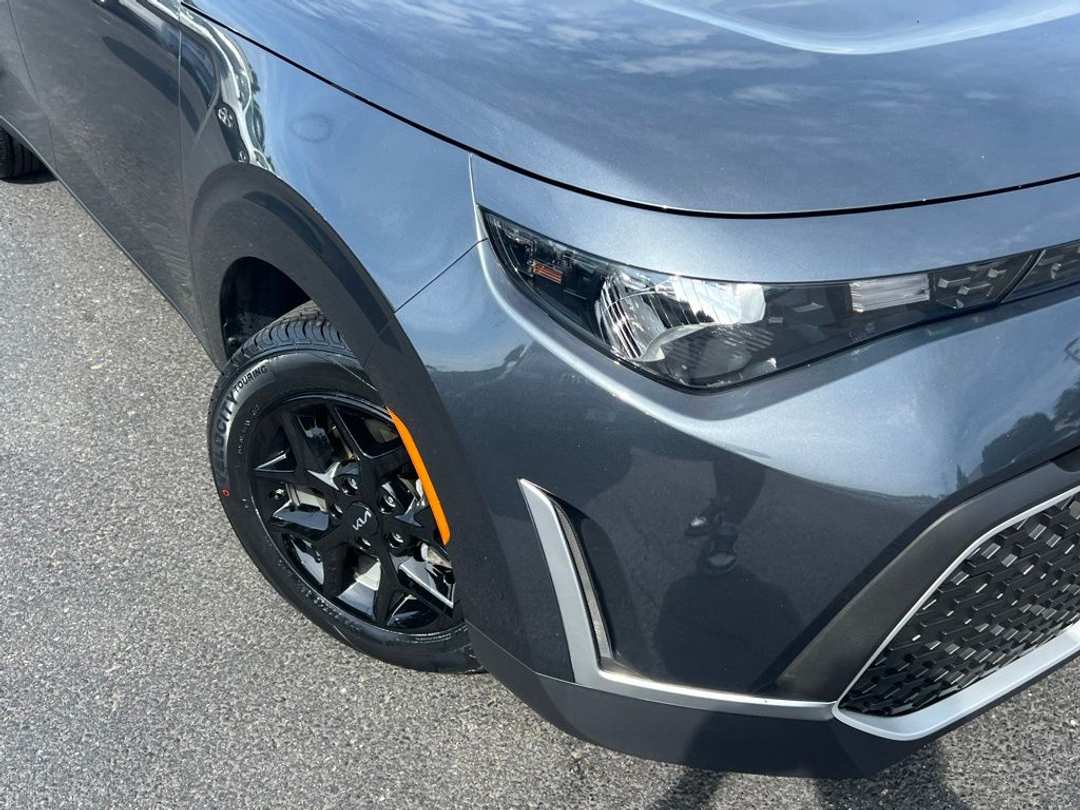 2023 Kia Soul S - Image 2