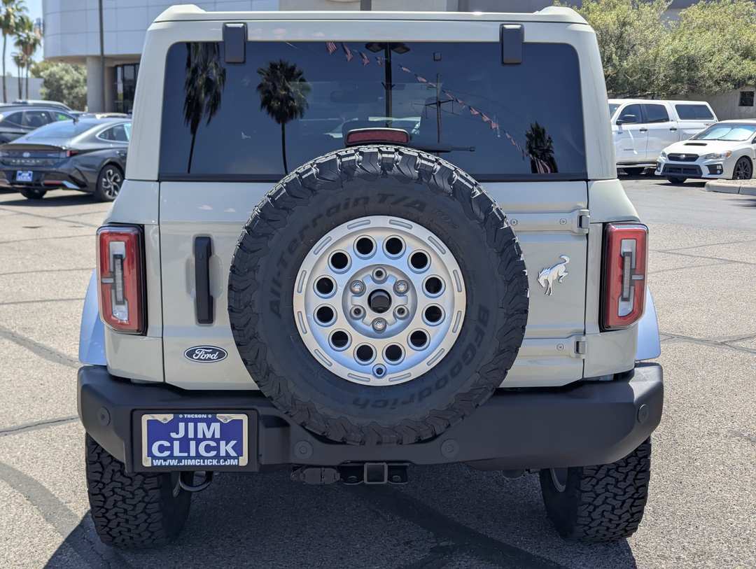 2026 Ford Bronco Outer Banks - Image 3