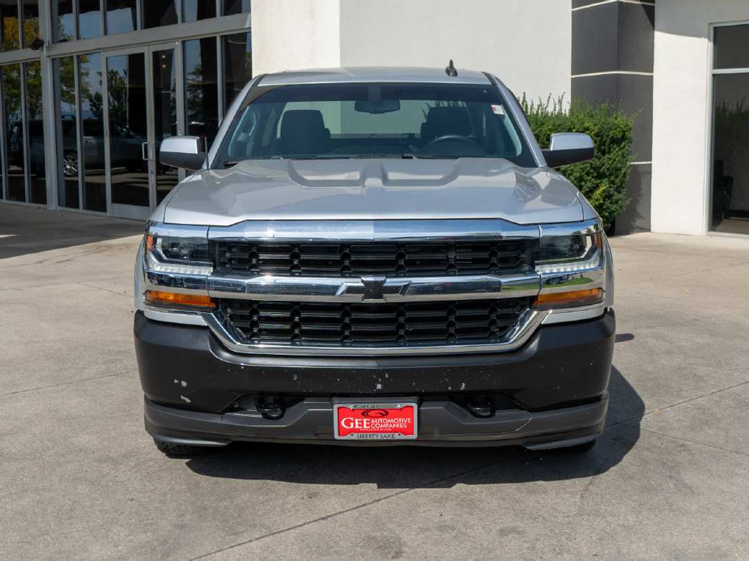 2018 Chevrolet Silverado 1500 LT - Image 2