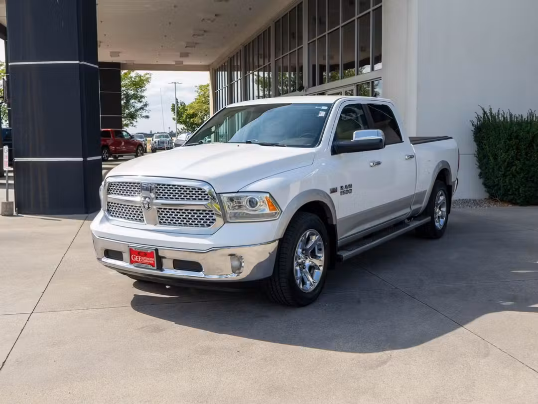 2015 Ram 1500 Laramie - Image 3