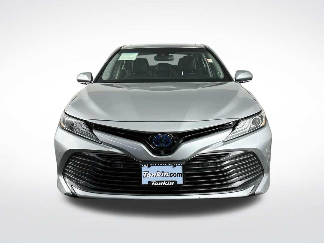 2018 Toyota Camry Hybrid XLE - Image 2