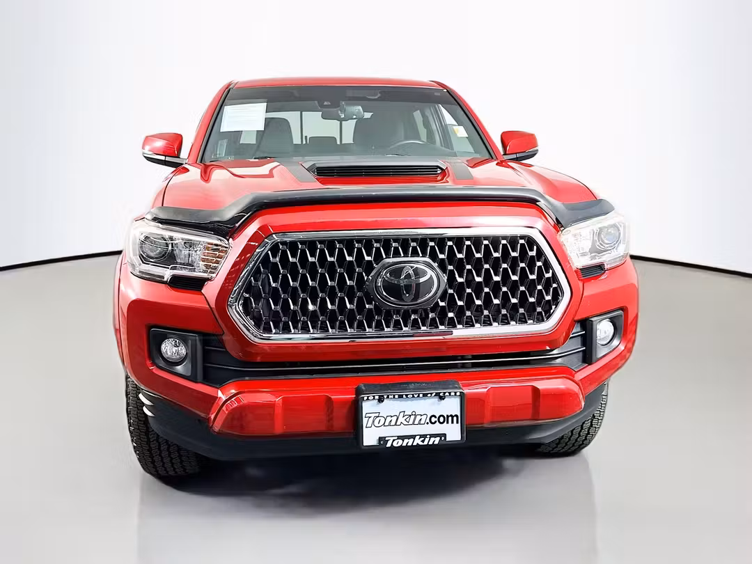 2018 Toyota Tacoma TRD Sport - Image 2