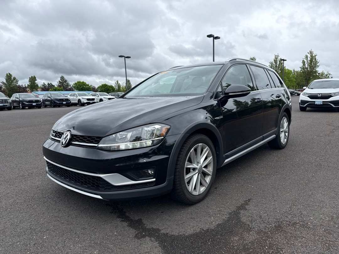 2018 Volkswagen Golf Alltrack TSI S - Image 3