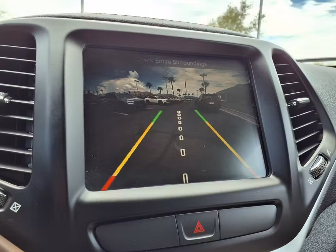 2017 Jeep Cherokee Limited - Image 2