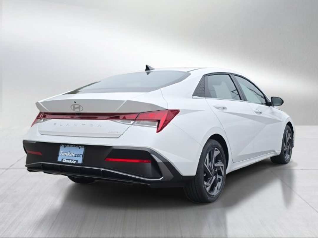 2026 Hyundai Elantra Limited - Image 3