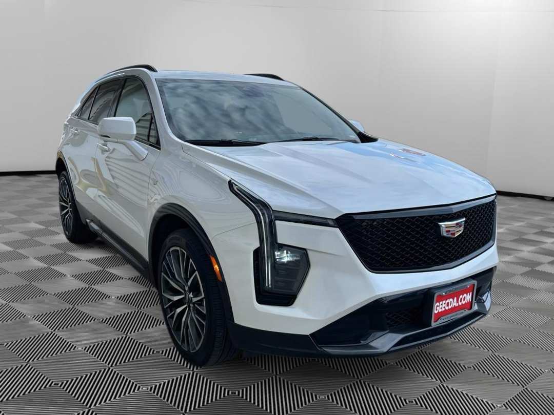 2024 Cadillac Xt4 Sport - Image 3