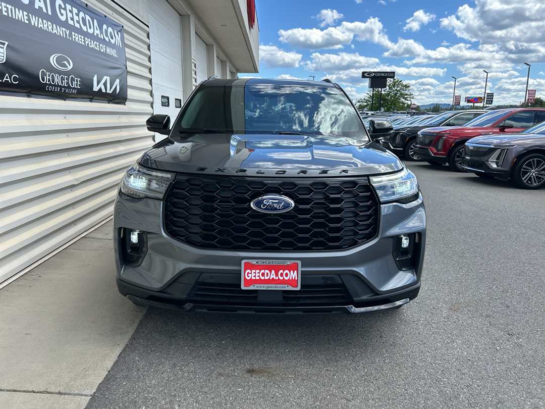 2025 Ford Explorer ST - Image 2