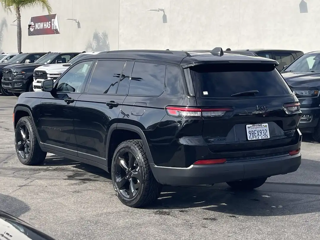 2022 Jeep Grand Cherokee L Limited - Image 3