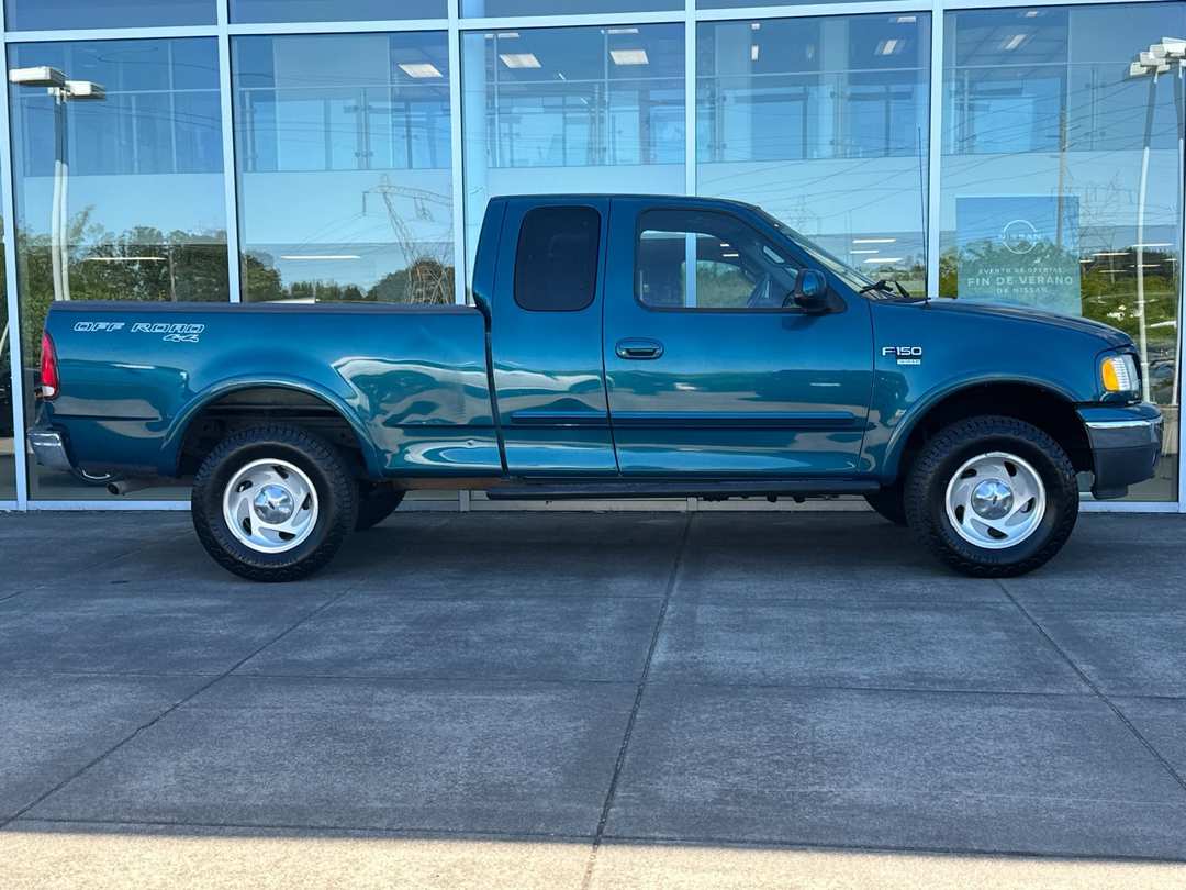 2001 Ford F-150 XLT - Image 3