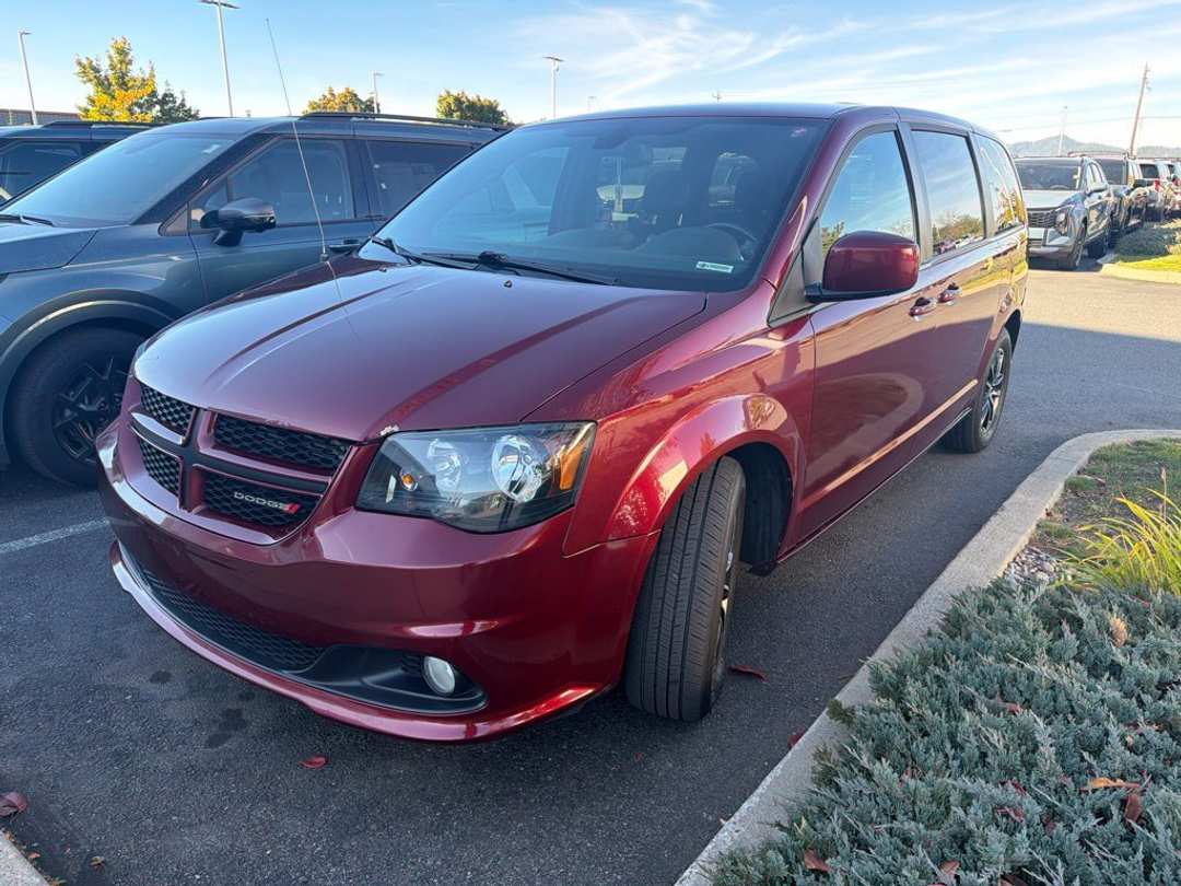 2019 Dodge Grand Caravan GT - Image 2
