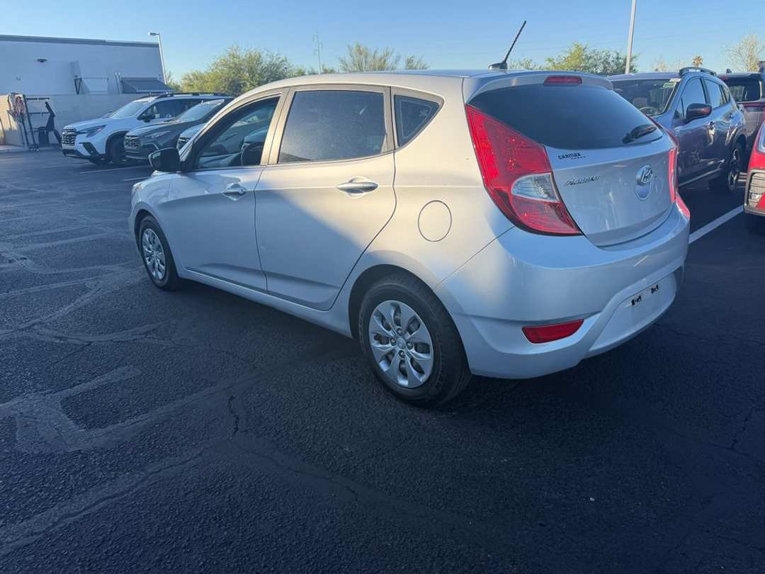 2017 Hyundai Accent SE - Image 3