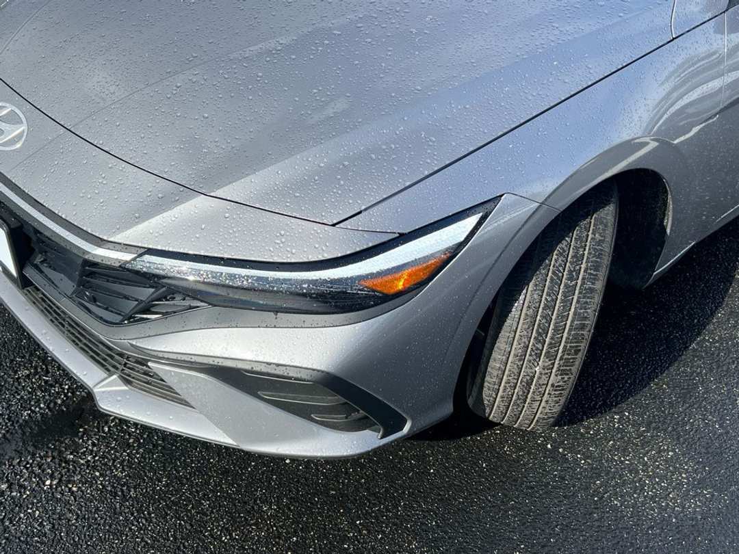 2026 Hyundai Elantra Hybrid Blue - Image 3