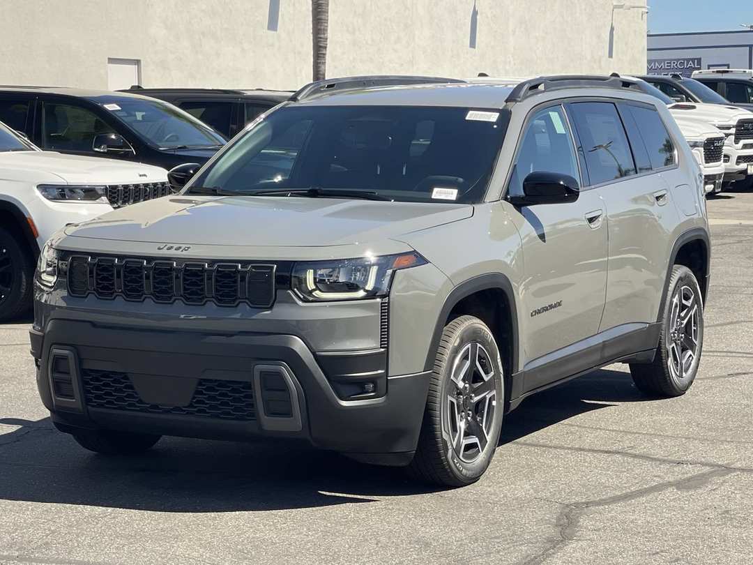 2026 Jeep Cherokee Laredo - Image 3