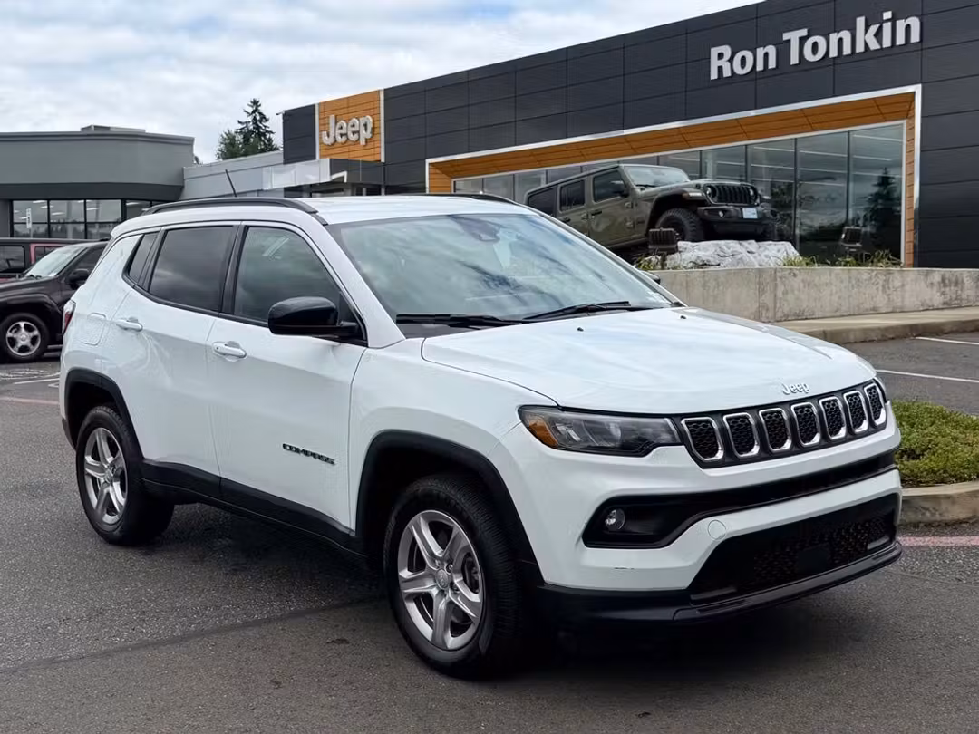 2024 Jeep Compass Latitude - Image 2