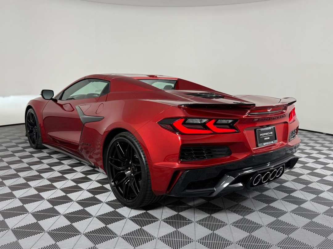 2023 Chevrolet Corvette Z06 - Image 3