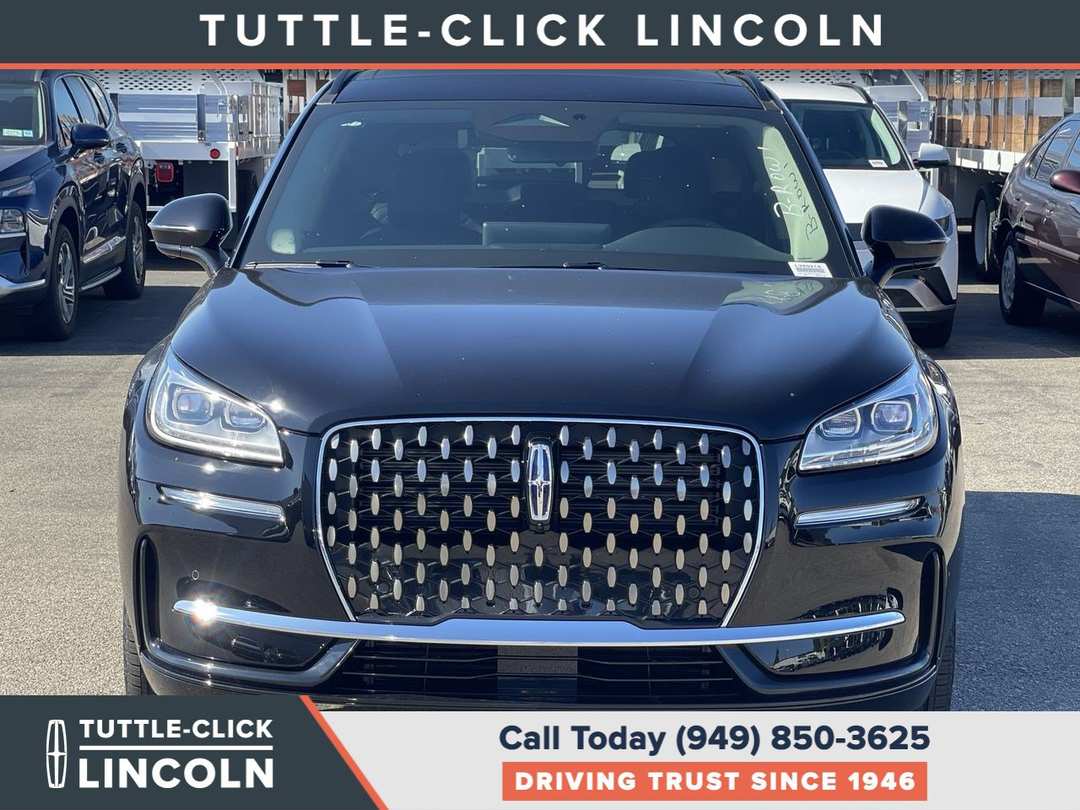 2025 Lincoln Corsair Grand Touring - Image 2