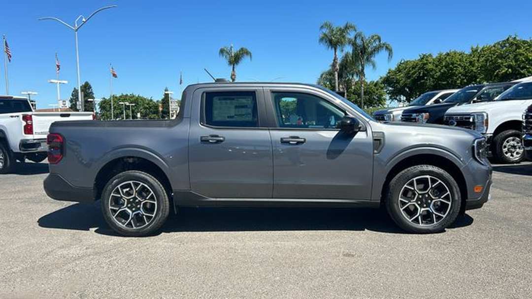 2026 Ford Maverick Lariat - Image 2