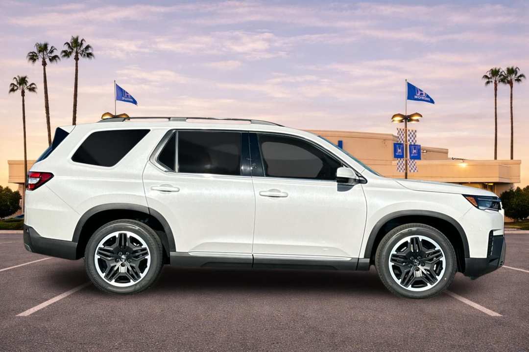 2026 Honda Pilot Touring - Image 3