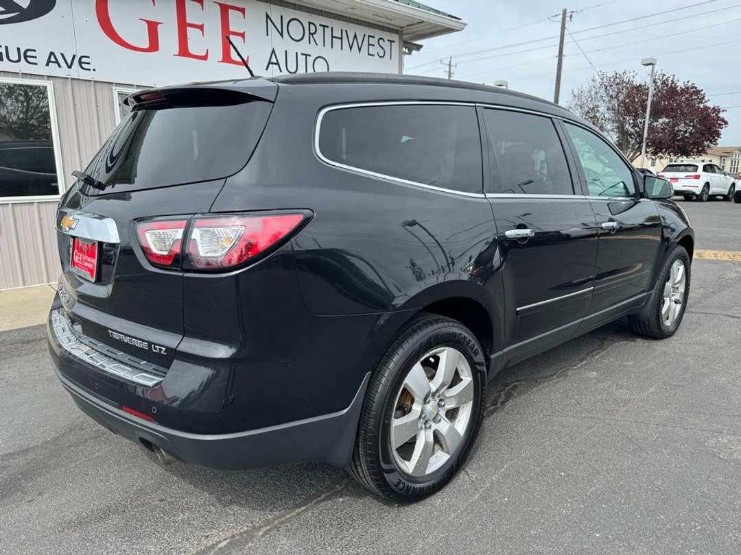2014 Chevrolet Traverse LTZ - Image 3